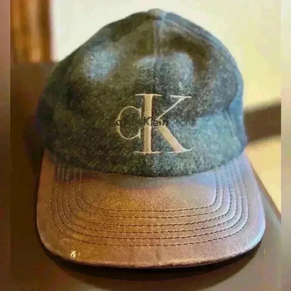 Vtg Calvin Klein Wool Fitted Flex Fit Style Hat‎ Cap Leather Brim Fits Sm/Md